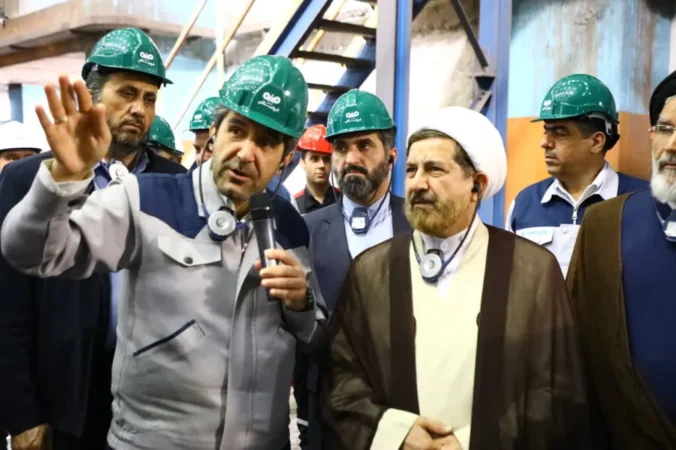 عزم آهنین فولاد سنگان / در تحقق شعار سال همه پای کار آمدند